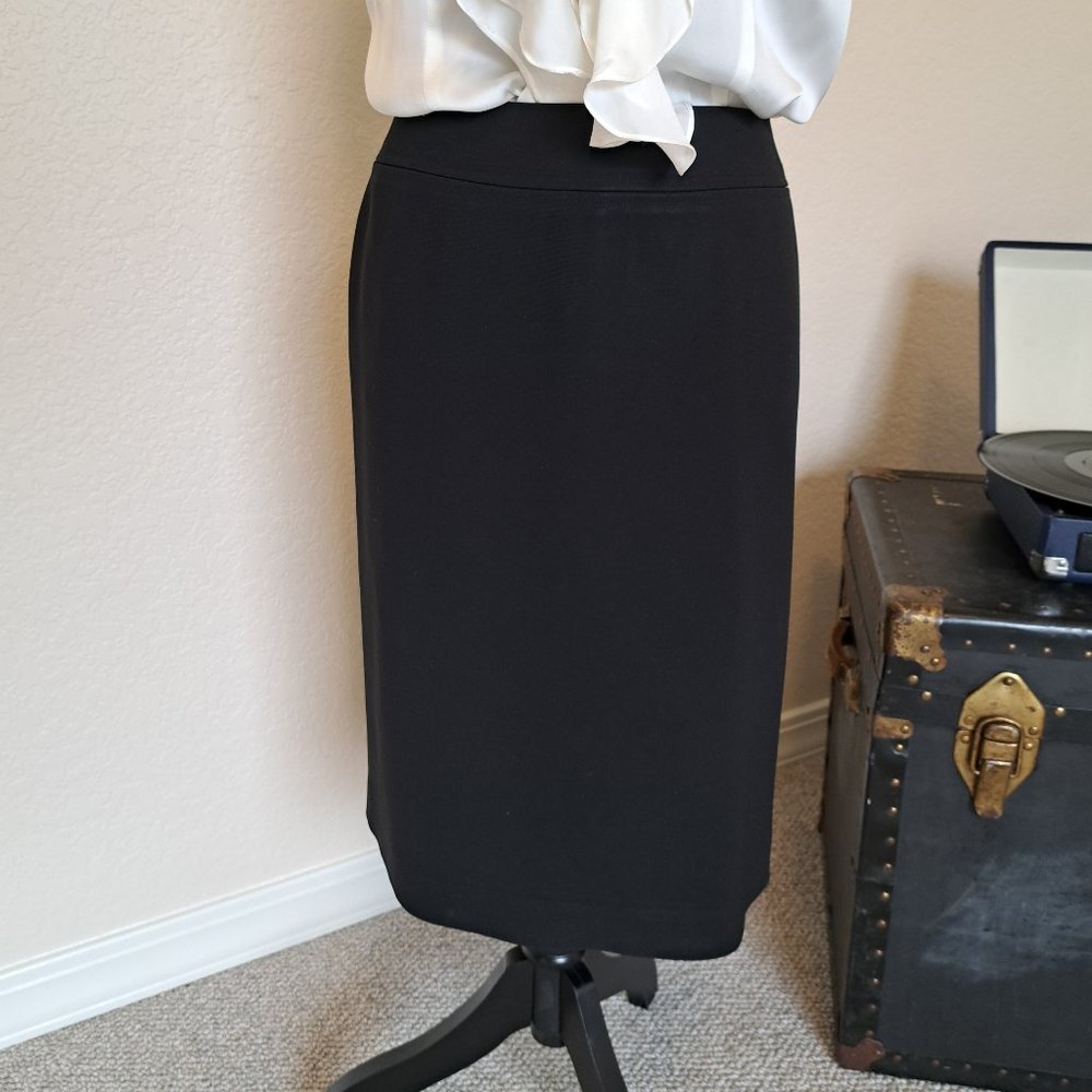 Ann Taylor, black single back kick pleat, pencil skirt.